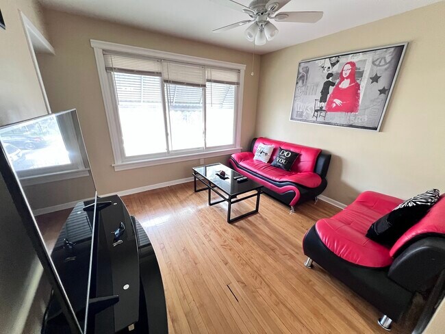 Building Photo - 2330 N Lockwood Ave