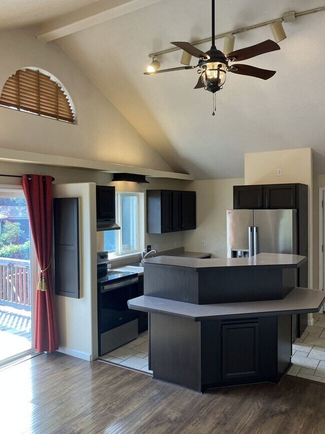 Building Photo - 3096 Deering Dr NW
