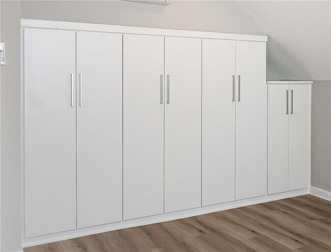 Building Photo - 4106 Grove Ave