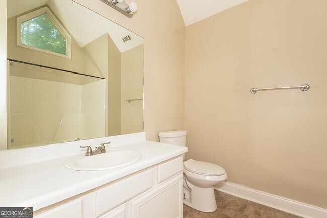 Building Photo - 40 Richmond Pl