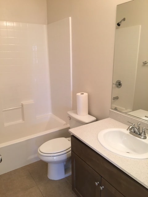 Building Photo - 3 Bedroom Townhome in Goleta