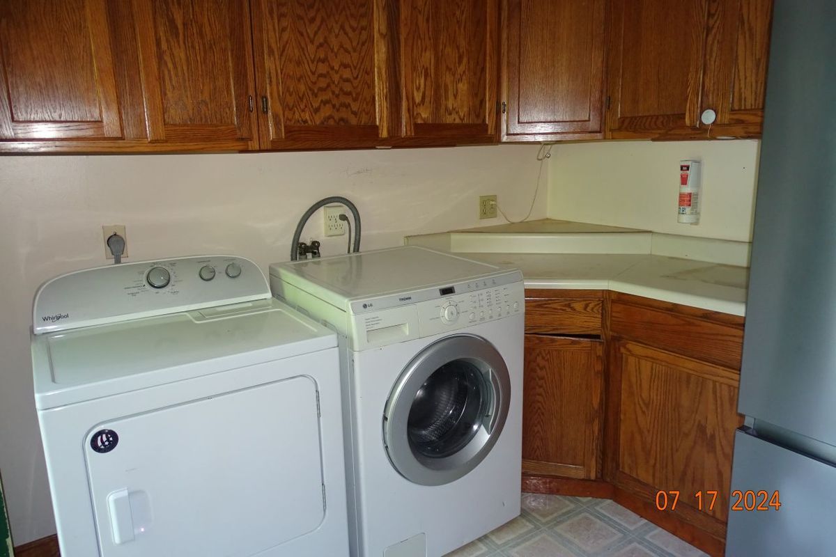 Building Photo - 410 Bald Hill Rd