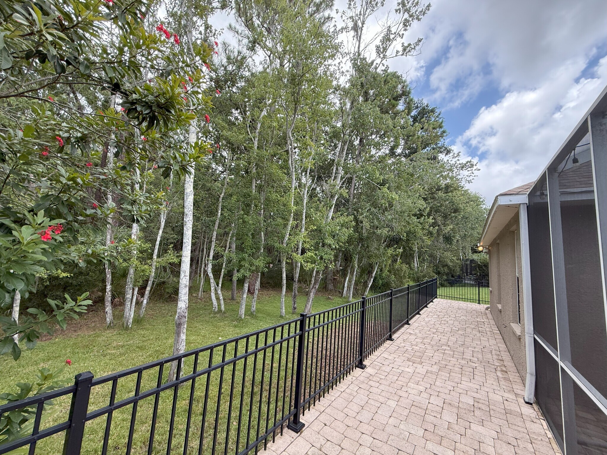 Building Photo - 9610 Gretna Green Dr