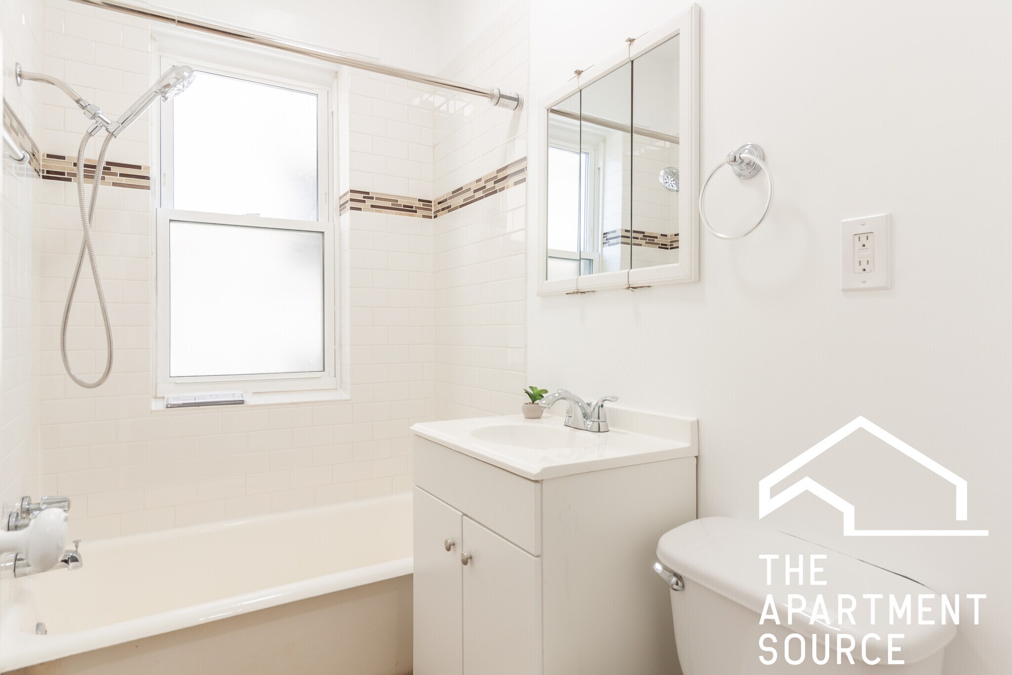 Building Photo - 4218 N Clark St