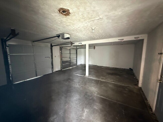 Building Photo - 638 Clifford Ave