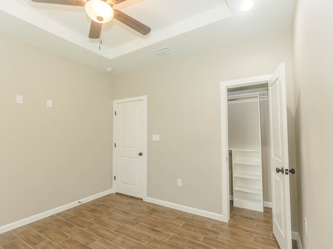 Building Photo - 477 Arboleda Ln