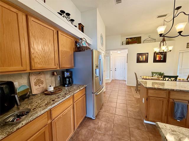 Building Photo - 1658 Glenmore Dr