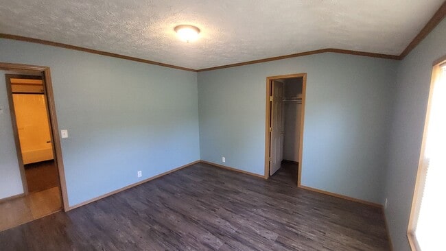 Building Photo - Bright & Spacious 3-BR Retreat on Huge Lot...