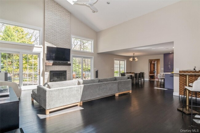 Building Photo - 8 Indian Pipe Dr