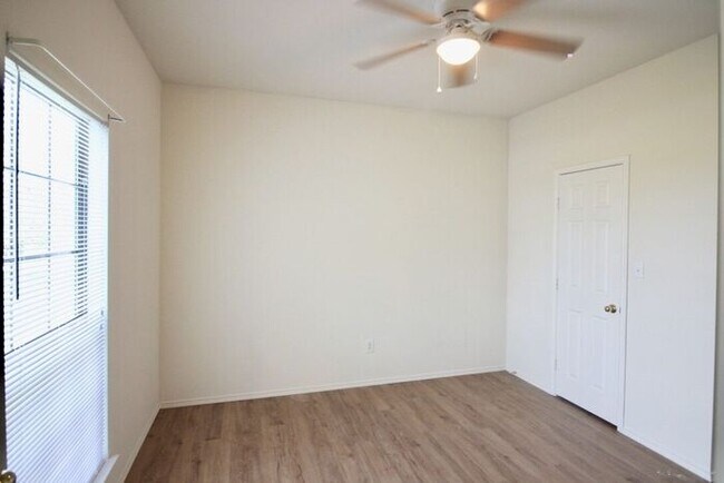 Building Photo - Coming Soon Off Hwy 920 | 3BR/2BA Weatherford Duplex Home Minutes from Downtown Square & Ric Will...