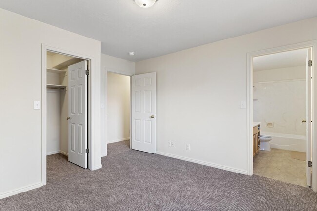 Building Photo - 353 N 360 W