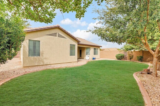 Building Photo - 2372 E Sequoia Dr