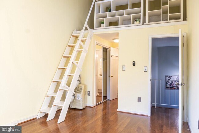 Building Photo - 9804 Hellingly Pl