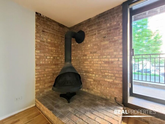Primary Photo - 2 bedroom in CHICAGO IL 60610