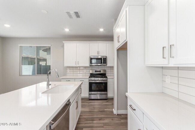 Building Photo - 4833 S Ferric
