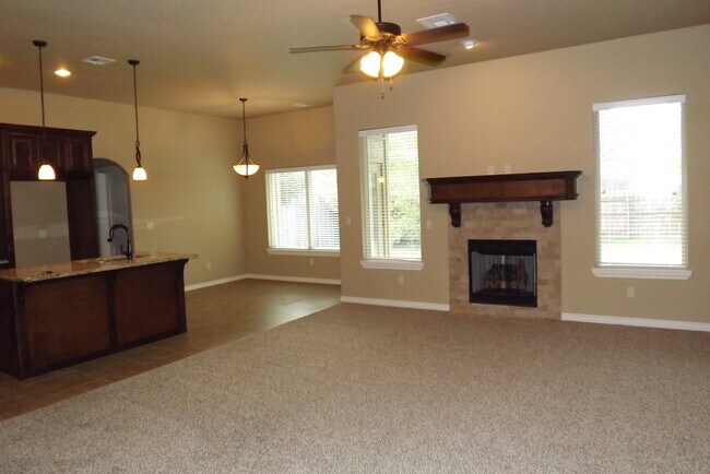 Building Photo - Newer Home built in  2014 w/storm shelter!