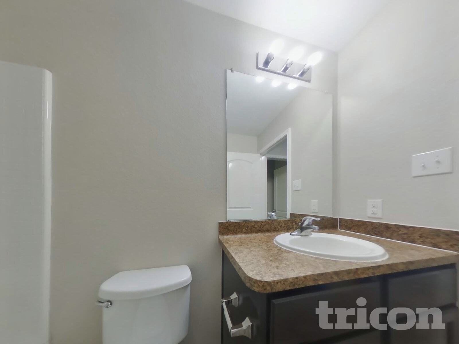 Building Photo - 2055 Sweet Lilac Dr