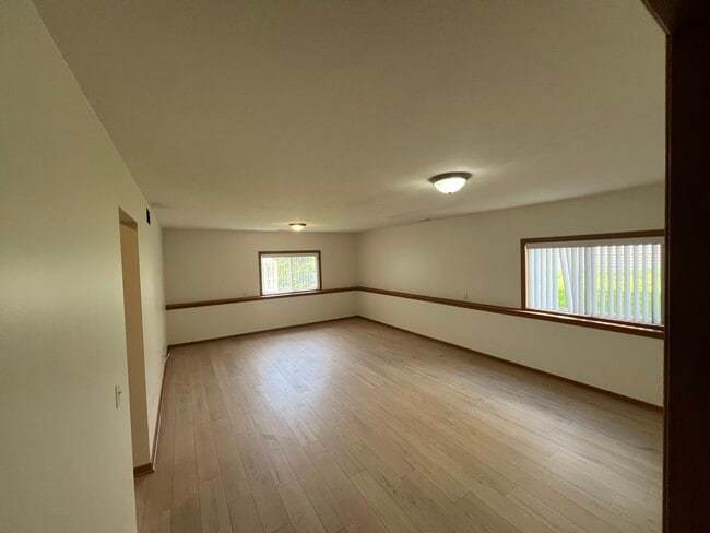 Building Photo - 44237 136th AVe