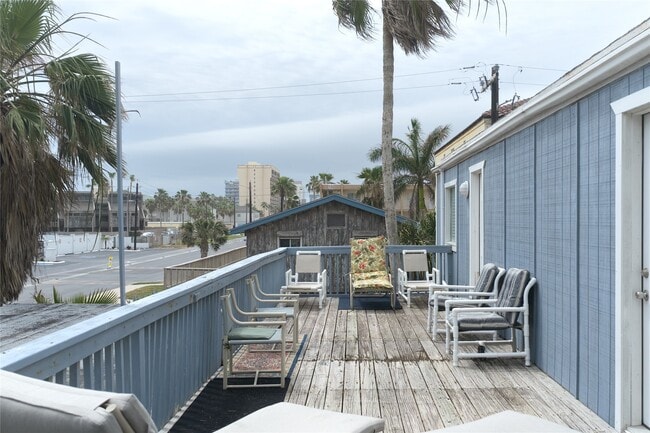 Building Photo - 2615 Gulf Blvd