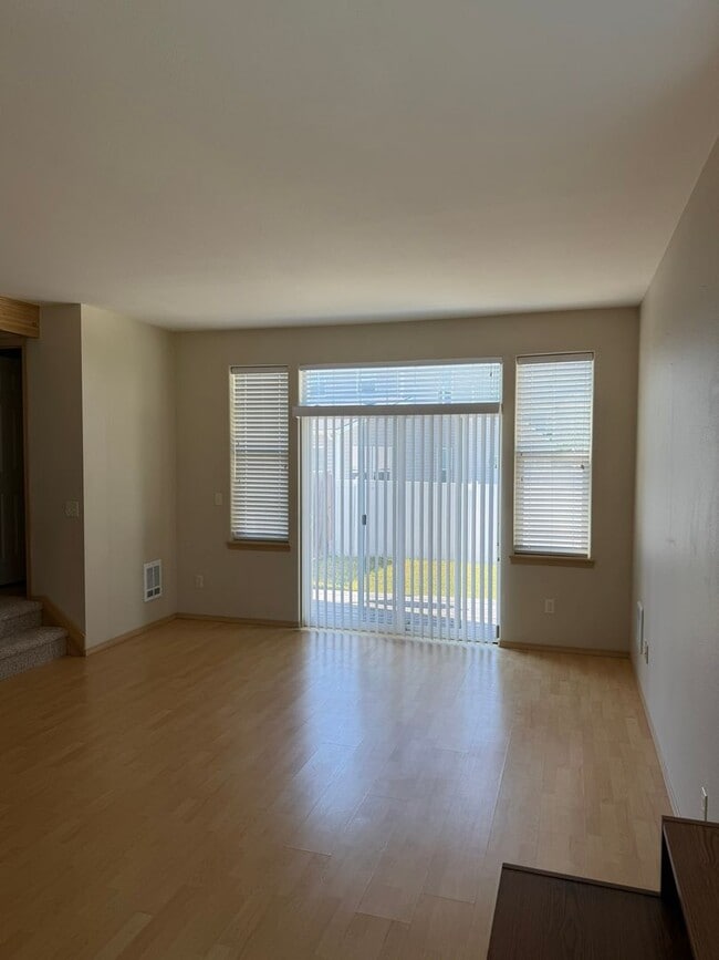 Building Photo - 1224 8th St W