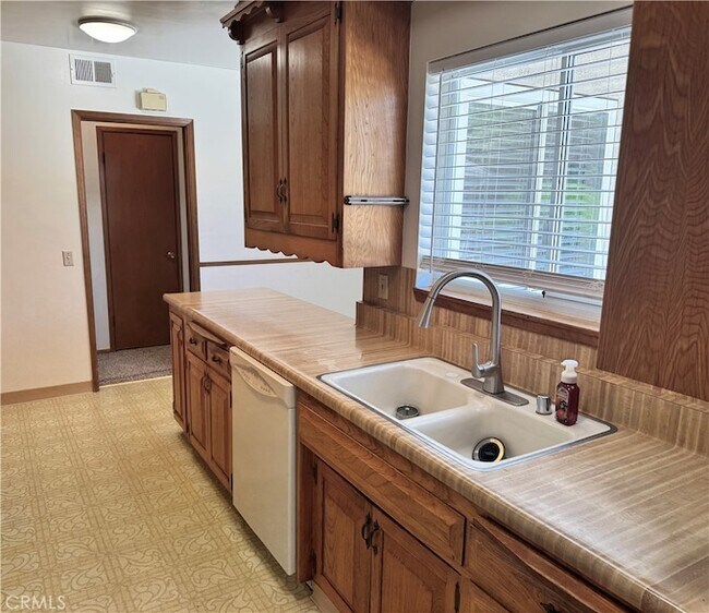 Building Photo - 509 California Dr