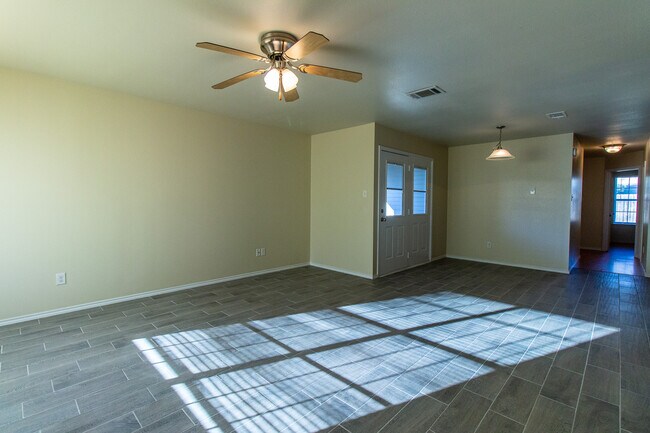 Building Photo - 6412 Temora Loop