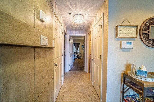 Building Photo - 3404 American Dr