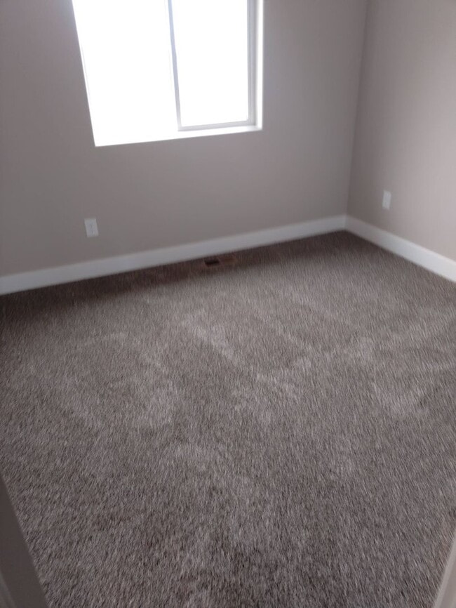 Building Photo - Near New In Cedar Reserves, Move In Specials!