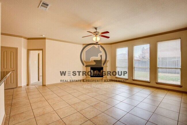 Building Photo - 3217 Hornbeam St