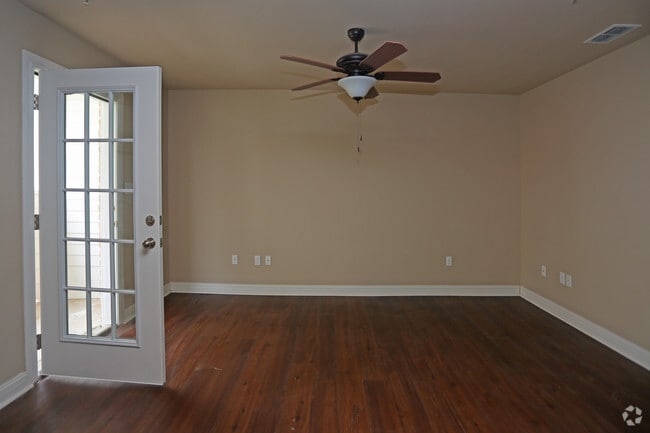 Living Room - The Village at The Lakes