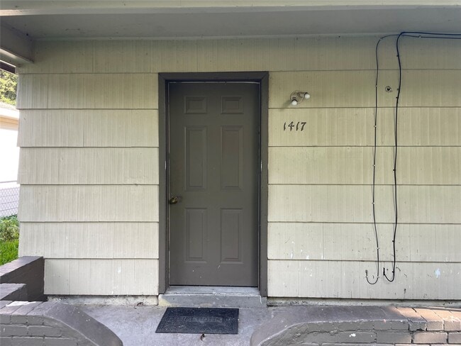 Building Photo - 1417 W Talmage St