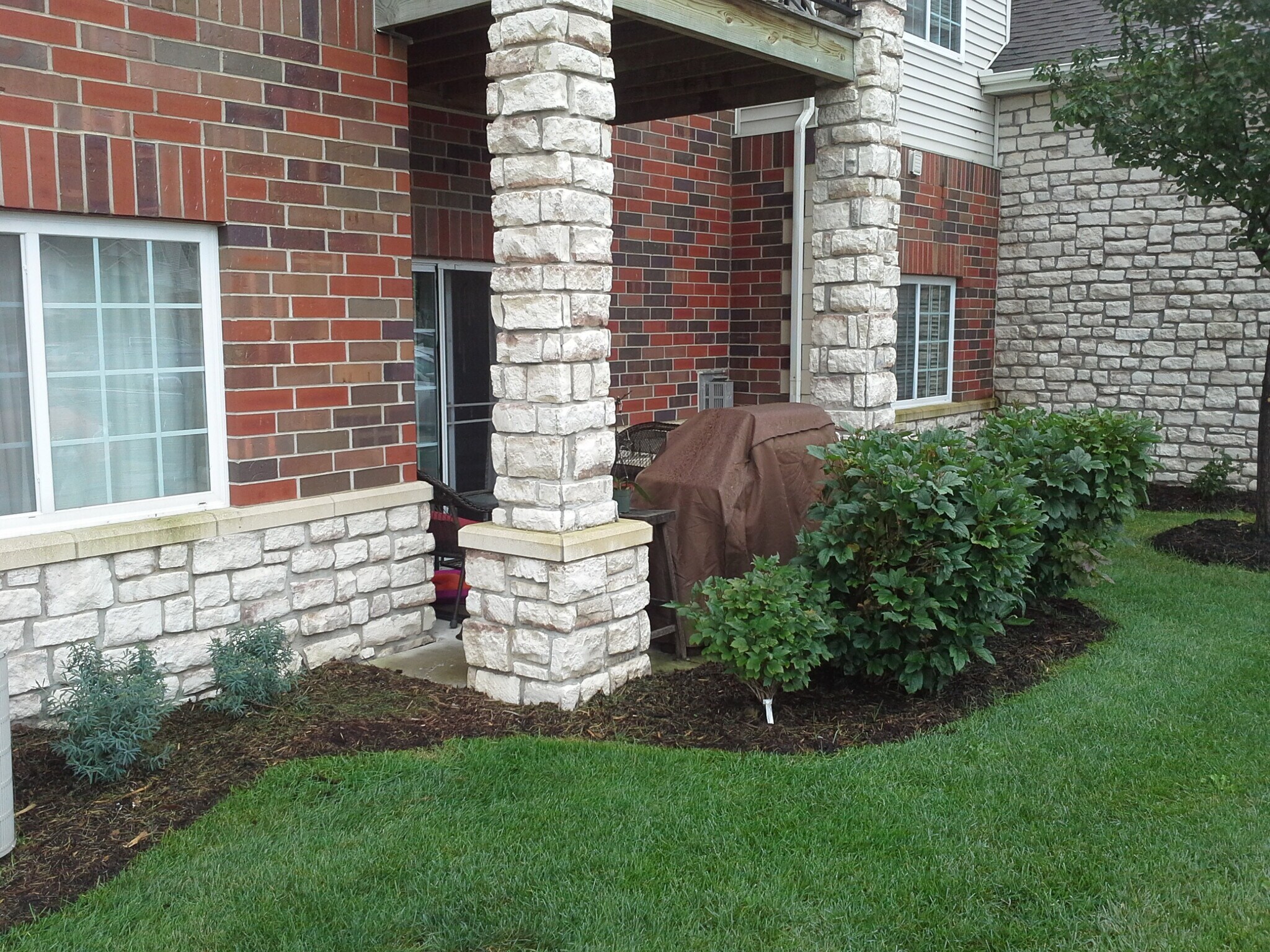 Building Photo - 6255 Beechtree Dr