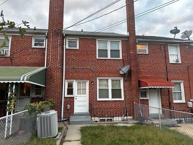 Building Photo - Perfect house to call home