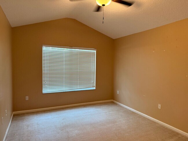 Building Photo - MOVE-IN SPECIAL!!! Townhome 3 Bedroom/2.5 Bathroom in Winter Park in a gated community