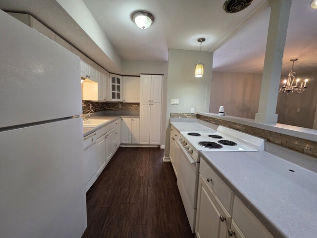 Building Photo - 6903 Tara Dr