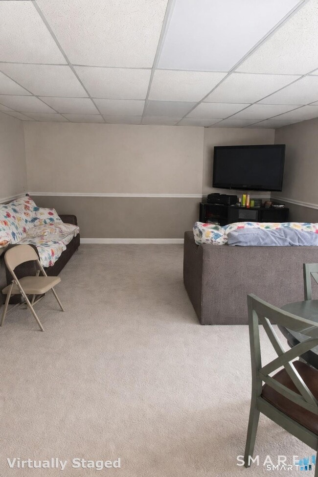 Building Photo - 8 Crossroads Ln