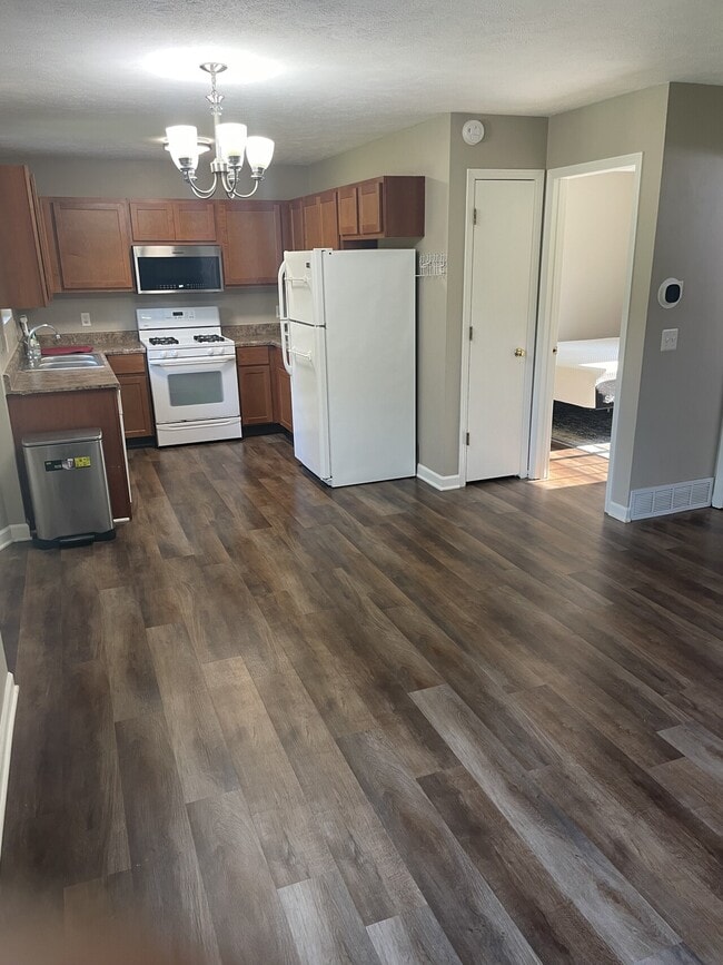 Building Photo - 1952 Ball Ave NE