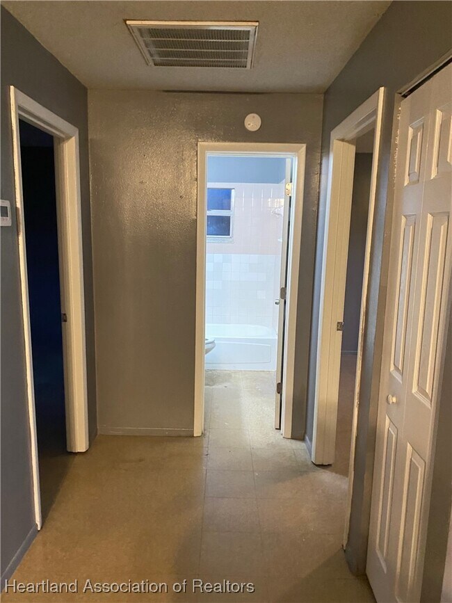 Building Photo - 1521 Bassage Rd