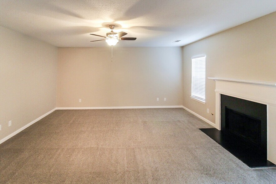 Building Photo - 95 Kirkland Ct