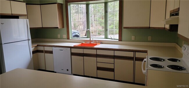 Building Photo - 1028 E Main St