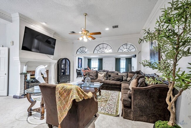 Building Photo - 6415 San Mateo Ln