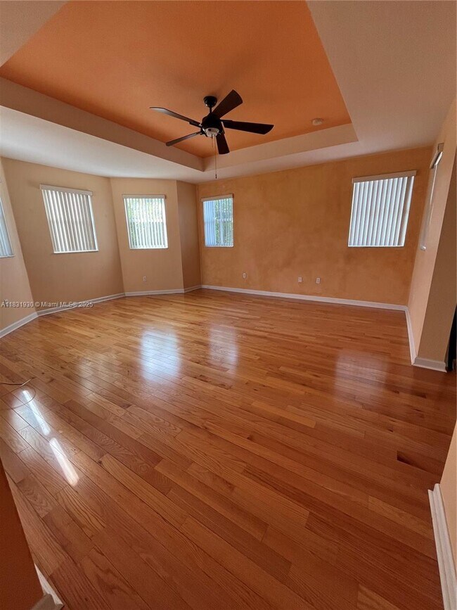 Building Photo - 9140 SW 153rd Ave