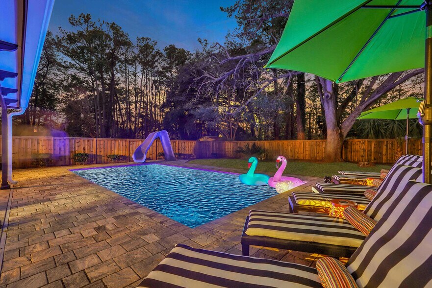 Building Photo - 533 Quarterman Dr