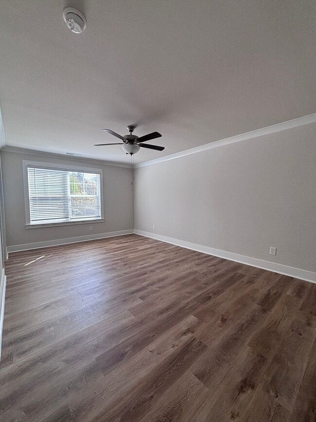 Building Photo - Brand new three-bedroom, 2.5-bath townhome