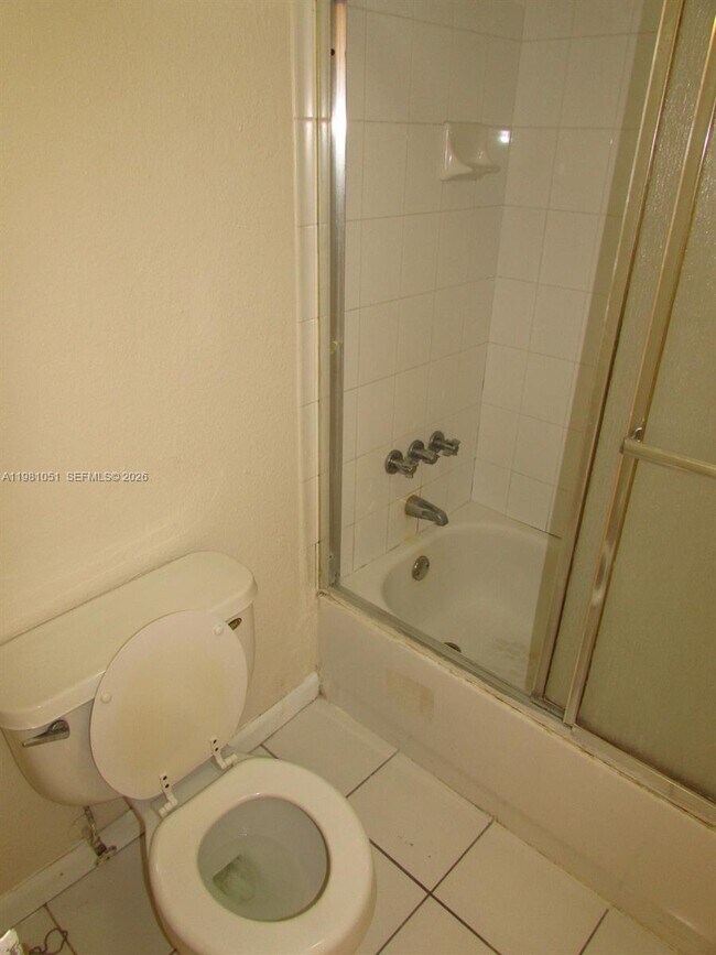 Building Photo - 5100 SW 41st St