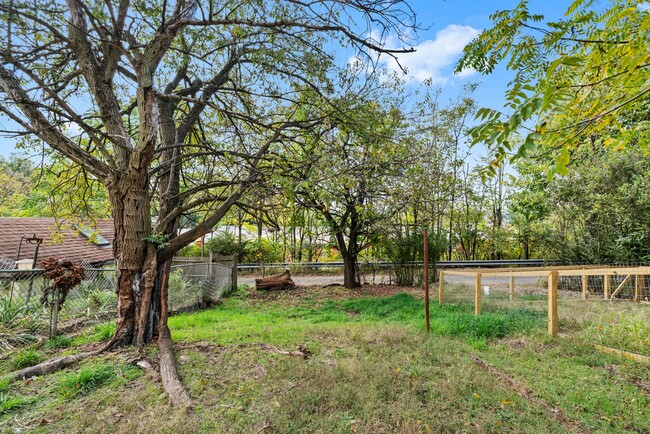 Building Photo - Beautiful Fully Renovated 3 Bedroom Home In Swissvale.  Available Immediately.