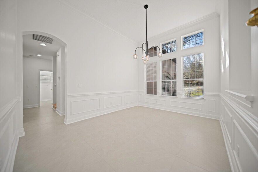 Building Photo - 10061 Vineyard Lake Rd E