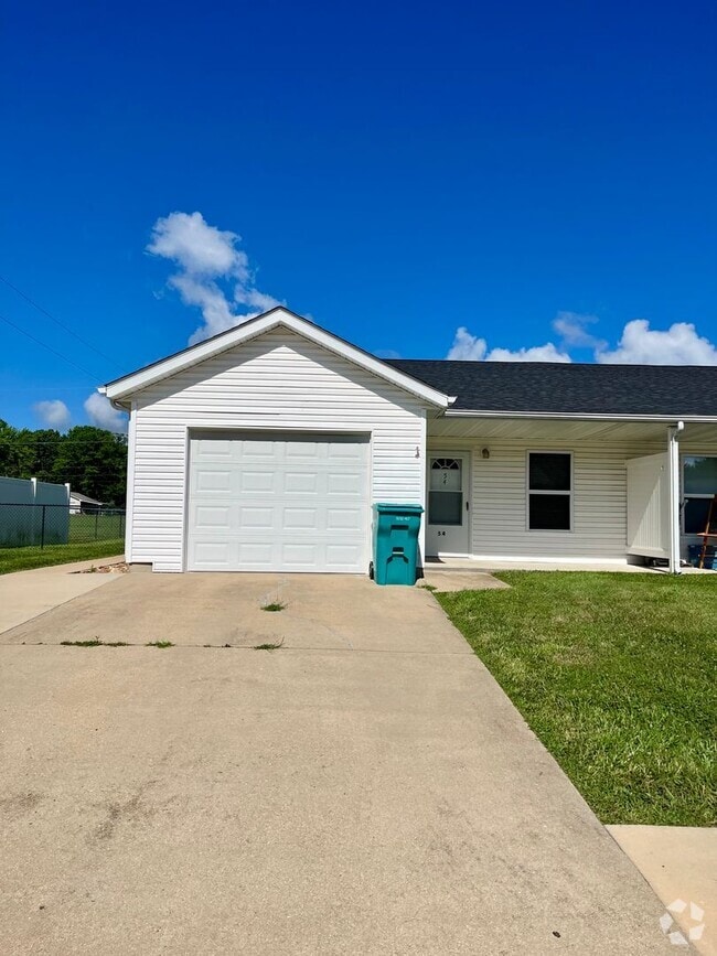 Building Photo - All Inclusive Duplex | 3 Bed | 2 Bath