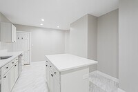 Building Photo - 381 Adams St