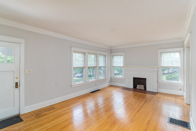 Building Photo - 601 Rushton Rd